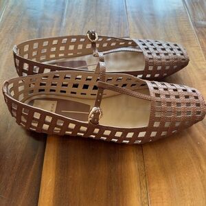 Dolce Vita Rains T-Strap Flat (Women). Good condition size 6